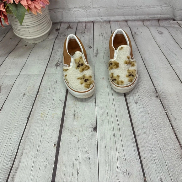 vans T kids classic slip on V bear hugs sneakers loafer shoes sz 12.5Y Unisex - Picture 2 of 8